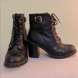 Black heeled lace up boot